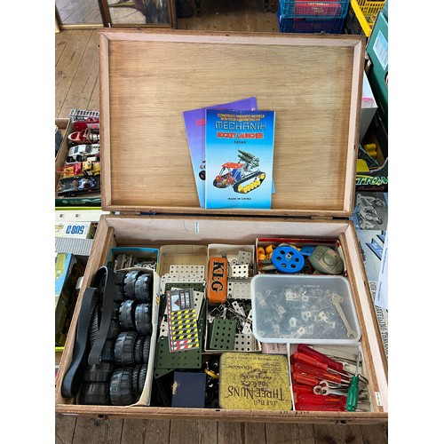 396 - A Wooden Box containing Loose Meccano, Screwdrivers, Tyres & Tracks, Loose Wheels, etc.