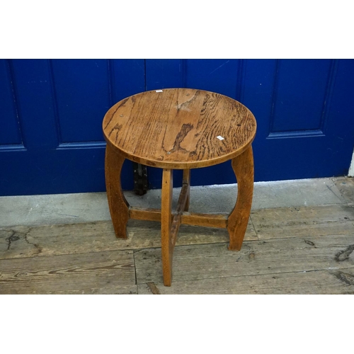 599 - An Oak Low-Down coffee table. Measuring: 46cm x 48cm.