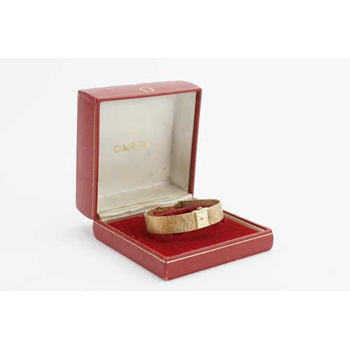 237 - An 9ct Gold Ladies 