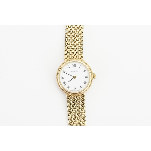 259 - A Ladies 9ct Gold 