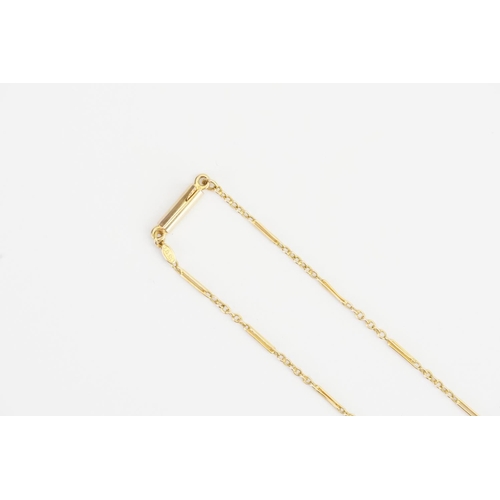 60 - A Fine 15ct Gold Necklace (AF). Length: 46cms long. Weighing: 2.9 grams.