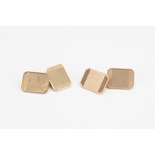 65 - A Pair of 9ct Gold Gentleman's Cufflinks. Weighing: 6.7 grams.