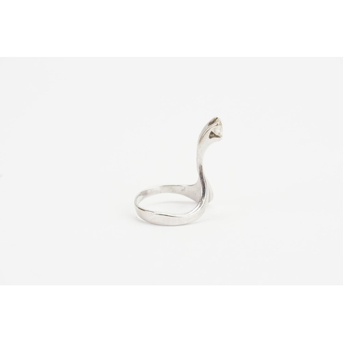 178 - A 14ct White Gold Wishbone Design Diamond Ring, Diamond Size approx: 0.38ct. Ring size: K. Weight: 2... 