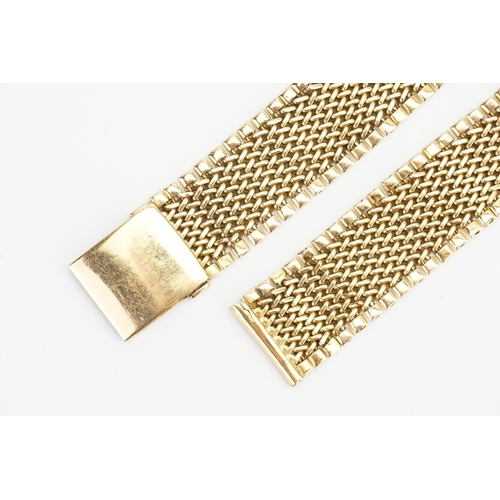 185 - An 18ct Gold Watch Strap in a Mesh Style. Made for a watch size: 17.2mm. Length: 16cms. Weight: 31 g... 