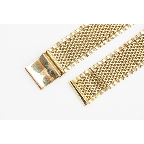 185 - An 18ct Gold Watch Strap in a Mesh Style. Made for a watch size: 17.2mm. Length: 16cms. Weight: 31 g... 