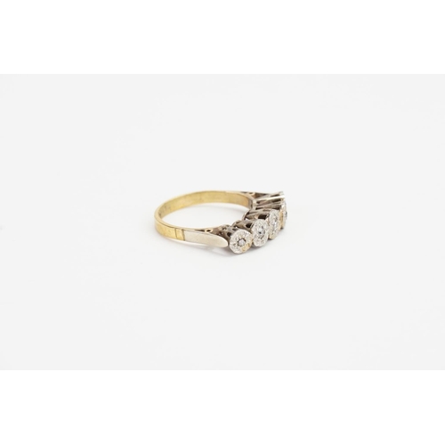 186 - A 18ct Gold Five Stone Diamond set illusion Ring. Largest Diamond: 0.05ct. Ring size: M. Weight: 2.8... 