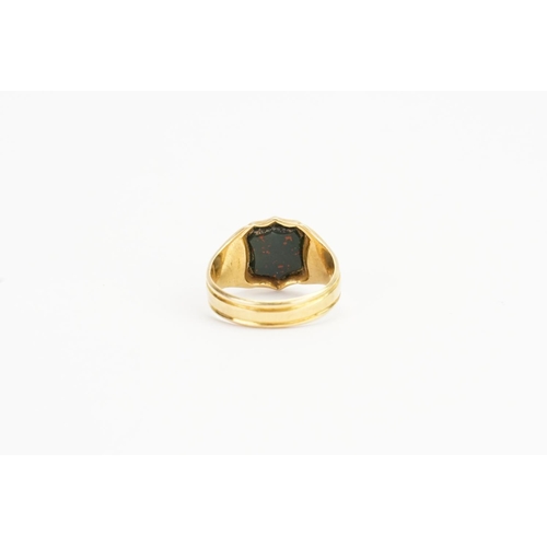 193 - A Gentleman's 18ct Gold Blood Stone Signet Ring. Size: N. Weight: 4.6 grams.