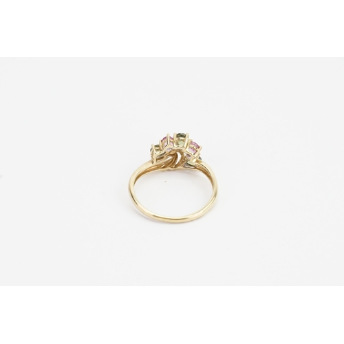 72 - A 9ct Gold Pink & Green Stone set Ring. Weighing: 1.9 grams. Size: R.