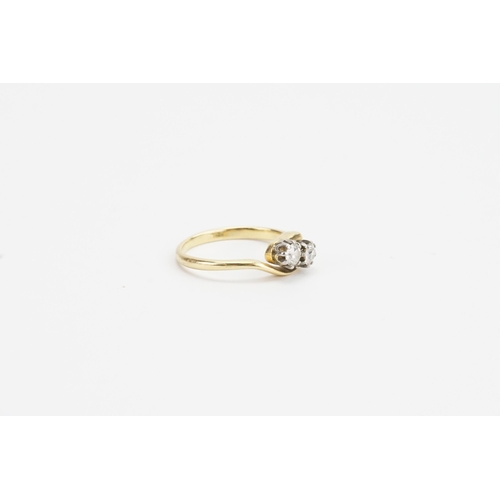 82 - A 9ct Gold Diamond Set Engagement Ring. Diamonds Measuring: 0.18ct. Weighing: 2.5 grams. Size: L.