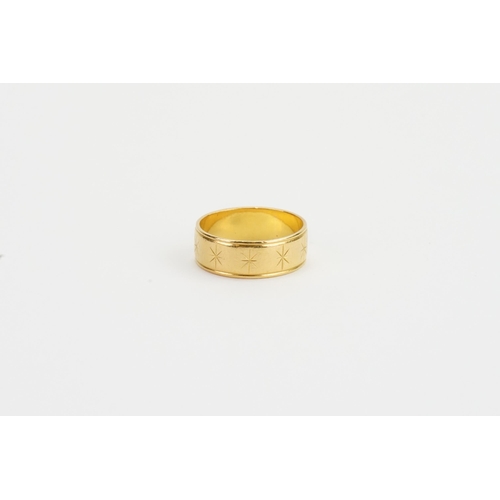 98 - A 22ct Gold Wedding Band. Weighing: 4.5 grams. Size: L.