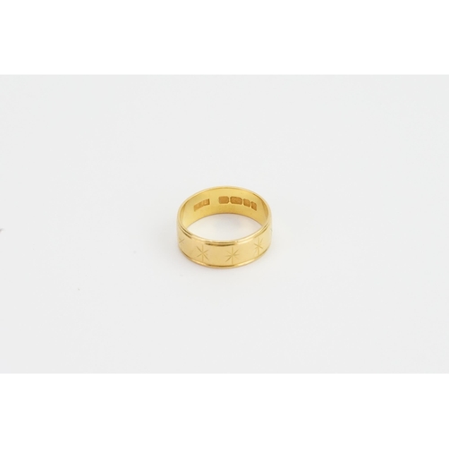 98 - A 22ct Gold Wedding Band. Weighing: 4.5 grams. Size: L.