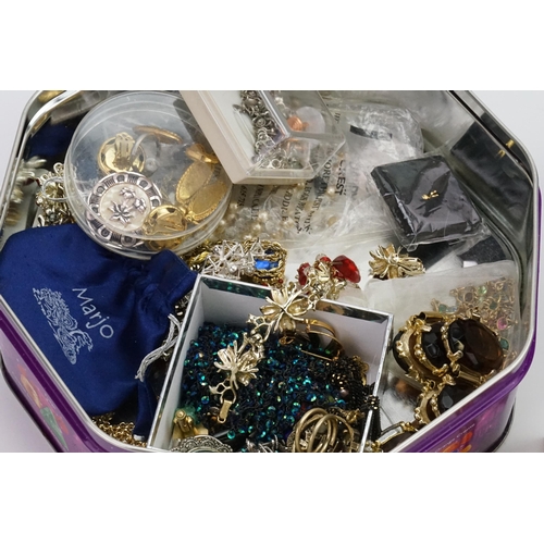 198 - An Elizabeth II Silver Pendant and a Collection of Costume Jewellery, Ladies Sekonda Wristwatch in C... 