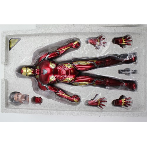 604 - A Shop Stock Hot Toys No: 903421 