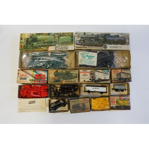 456 - A Collection of 4 x UNMADE Airfix Railway Kits to include 