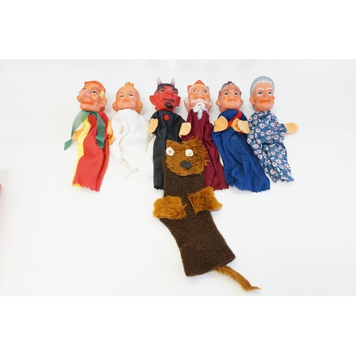 590 - A Collection of 6 x Original Puppets from the 1980s.