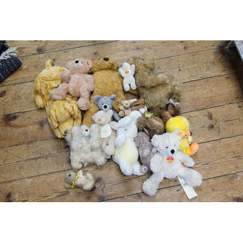 567 - A Large Tub of Original Bears to include makers 