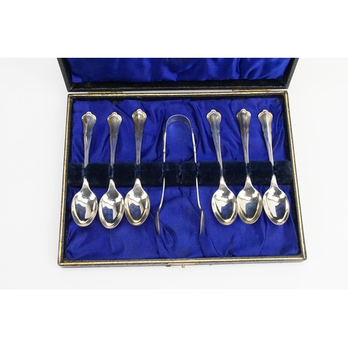 5 - A set of 1914 Silver Joseph Rogers & Son spoons, and sugar tongs. Weight 117g.