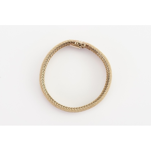 170 - A 9ct Gold Milanese flexible bracelet. In original case. Marked SS with two safety clasps. Weight 43... 