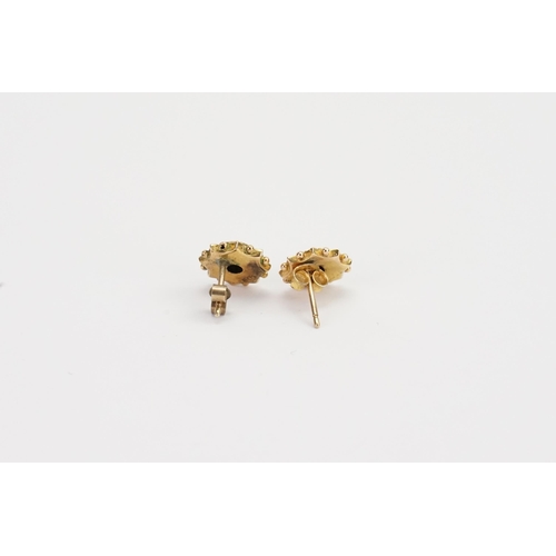 181 - A pair of 15ct Gold earrings. Weight 1.5g.