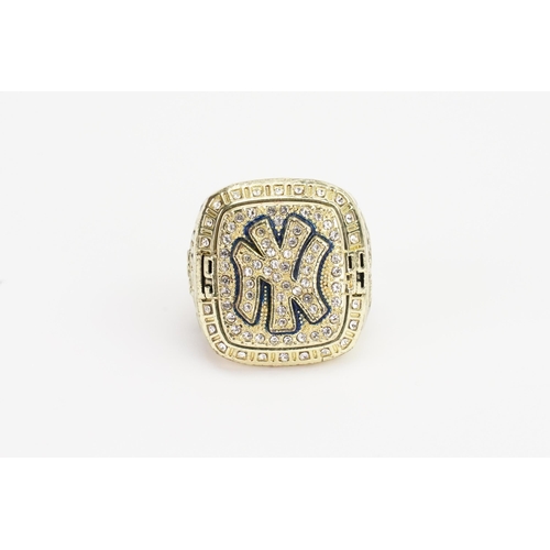 262 - A copy of the 25th world championship baseball team Yankees ring.  Size X.