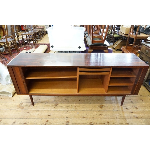 633 - A Modern Long Teak Sideboard. Measuring: 190cms long x 47cms deep x 80cms high.