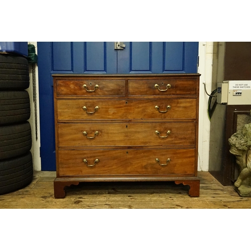 498 - An Antique Mahogany Straight Front Chest of Drawers with Two Short over Three Long Graduated Drawers... 