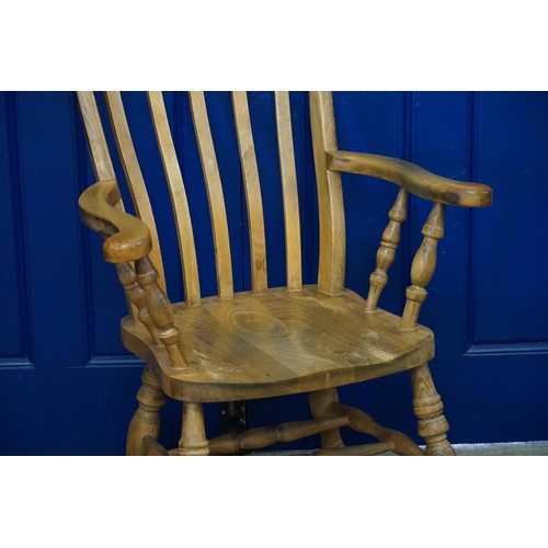 521 - A Beech & Pine Framed Grandfathers Chair fitted with a Shaped Seat, Curved Arms, Splat Back & Crinol... 