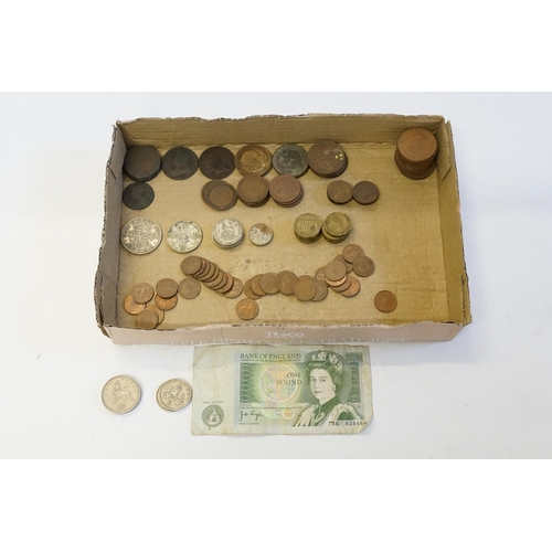 257 - A Collection of Silver & Bronze Coins to include 2/6, Two Shillings, 4 x One Shillings, 2 x 6d's, 8 ... 