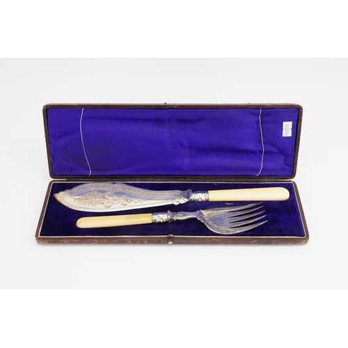 65 - A Set of Silver Plated Fish Servers in Original Case.