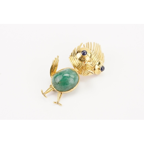 133 - A 18k Gold Sapphire and Jade set duckling brooch. Jade size approx. 14.6mm x 11.9mm. Brooch size 44m... 