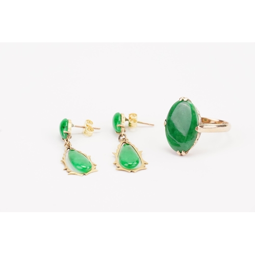 139 - A 14ct Gold Jade set ring, along with a pair of matching Jade drop earrings. Total weight 7.1g. Size... 