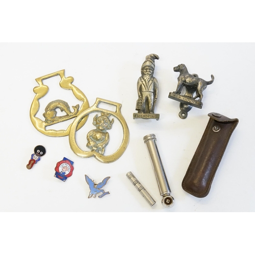 596 - A Vintage Robinson's Golden Shred Teddy Tail League Badge along with various Brass items & a Pressur... 