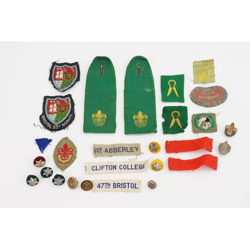 299 - A Collection of 1940s Boy Scout items to include Cloth Lapel Badges, Buttons, etc.