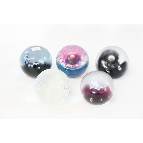 717 - A Collection of 5 x Caithness Paper Weights to include Space Pearl, Black Gem, Dusk, 25th Anniversar... 