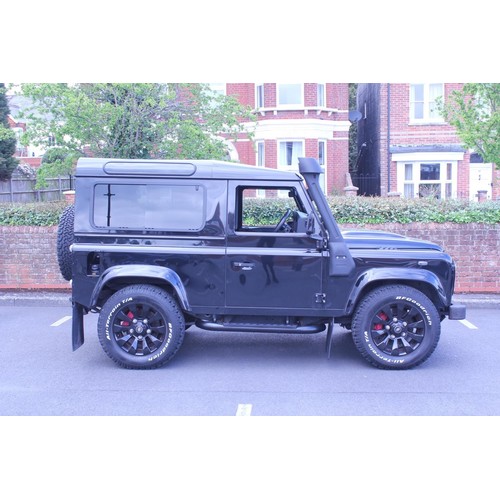 626 - This is a 2015/15 Land Rover Defender 90XS finished in Black with Black Leather. Specification inclu... 