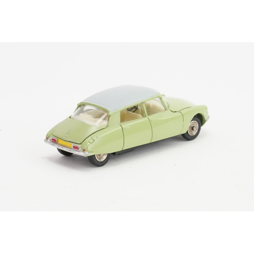 192 - A French Dinky No: 530 Citroen DS19