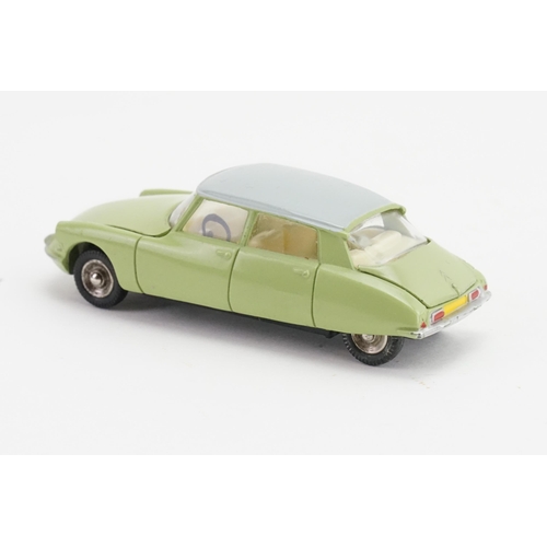 192 - A French Dinky No: 530 Citroen DS19