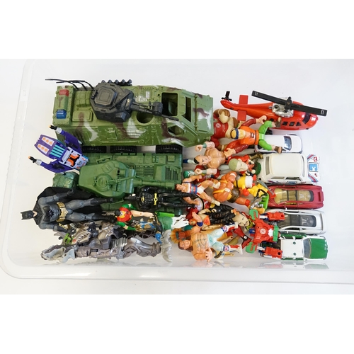 433 - A Tray of Diecast & Plastic Toys to include two Military Vehicles, Diecast Cars, Plastic Figures, et... 