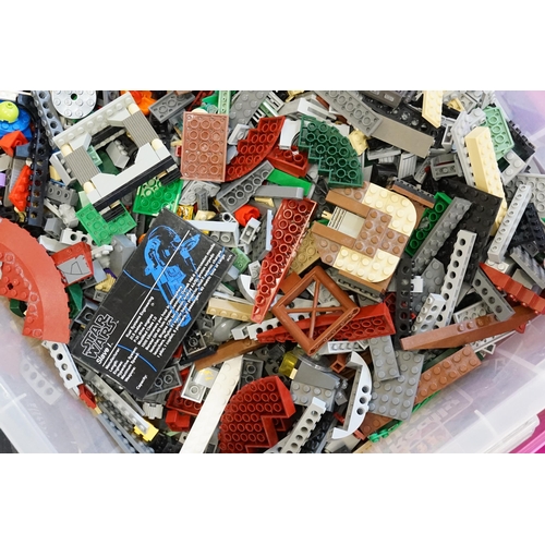 458 - A Collection of LEGO to include the parts from the UCS Slave 1 & various parts.