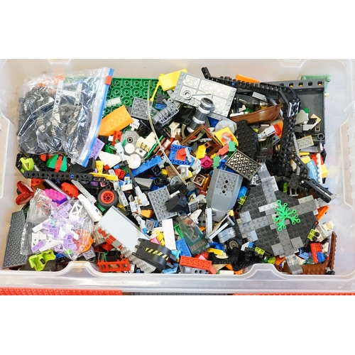 460 - A Large Tub of various Loose LEGO containing Harry Potter, Technic Pieces, etc.