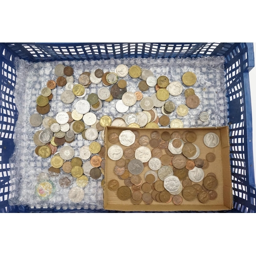 411 - A Collection of Foreign Coins to include Eire, New Zealand, Tanzania, Italy, etc. A High Grade £1 No... 