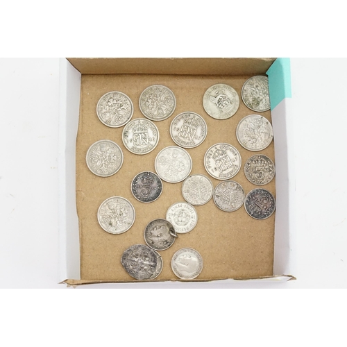 415 - A Tray of Pre-Decimal U.K. Coins to include 6d & 3d along with a Hammered Coin.