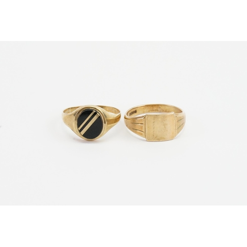 157 - Two 9ct Gold rings. Weight 7.4g. Size V/W.