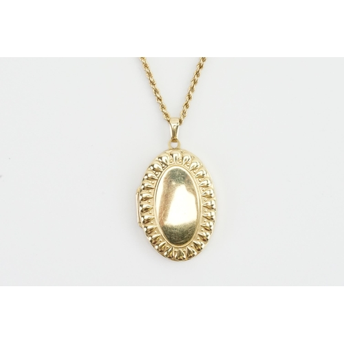 213 - A 9ct Gold chain, hung with a locket. Length 41cm. Gross weight 6g.