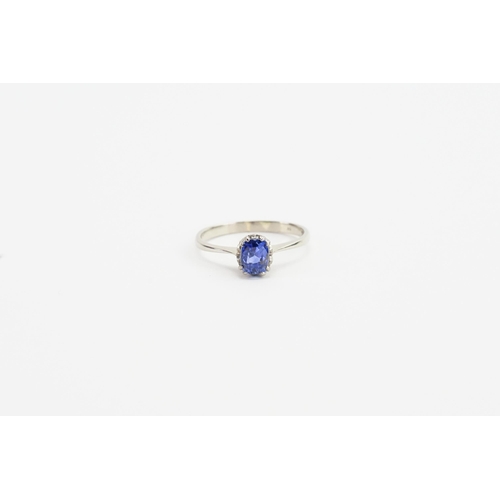 192 - A 18ct white Gold Sapphire set ring, Sapphire size approx 0.15ct. Weight 2g. Size k/L