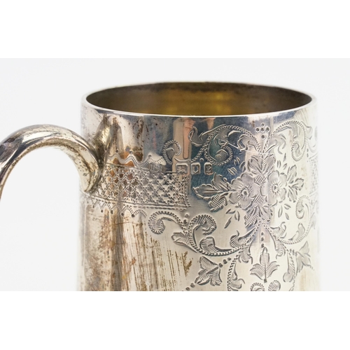 95 - A 1920 silver R & B marked christening mug. Weight 120g.