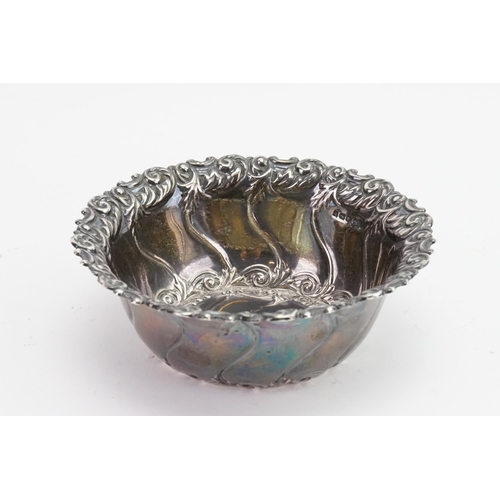 82 - A 1894 Lee & Wigfull (Henry Wigfull) silver embossed bon bon dish. Weight 71g.