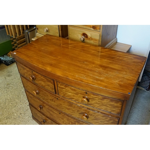 534 - A Victorian Bow Fronted Chest fitted with Two Short & Three Long Graduated Drawers. Measuring: 106cm... 