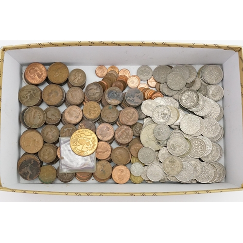 212 - A Large Collection of U.K. Coins to include Farthings, Pennies, Halfpennies, Half Crowns, 2 Shilling... 