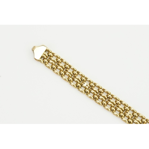 100 - A 9ct gold chain link bracelet. Length 19cm. Weight 23g.